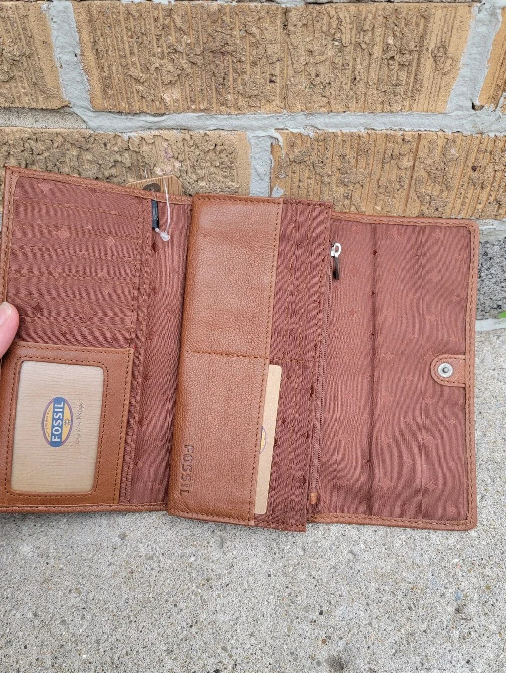 NWT Fossil Maddox Chestnut Cognac Brown Leather Trifold Clutch Wallet